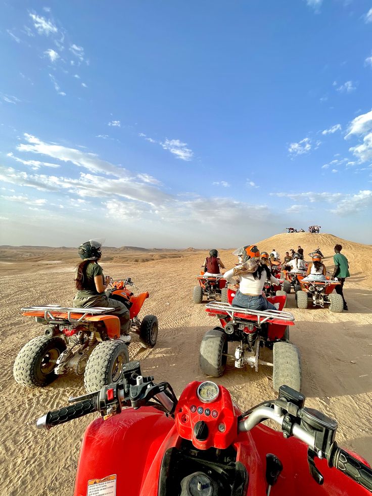 Quad dans le désert